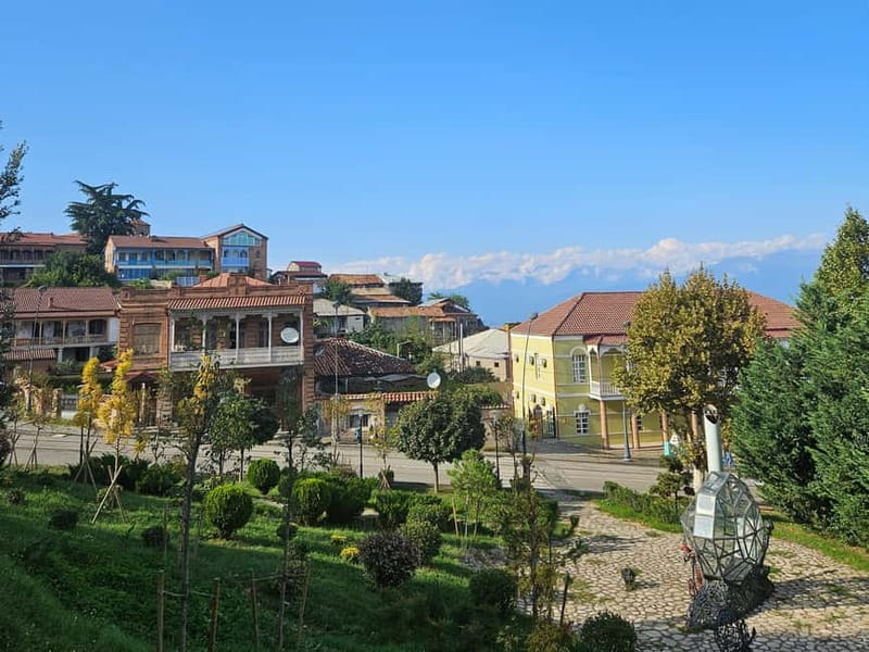 One-day tour in Kakheti with a guide and free wine tasting - Guides, language, and the feel of the day
