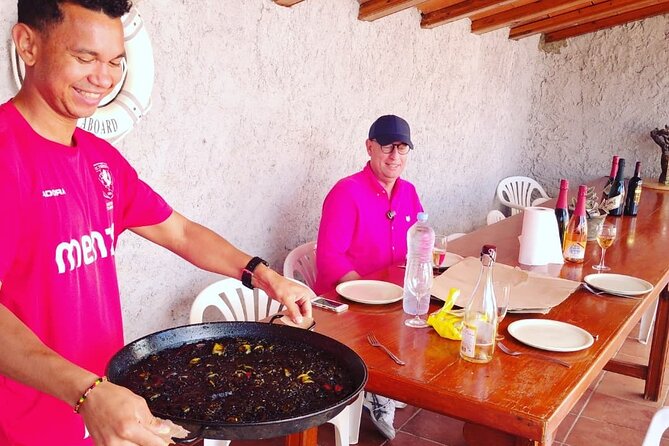 Paella Class, Winery & Bike Ride - Free Hotel Pickup from Sitges - Choosing your paella