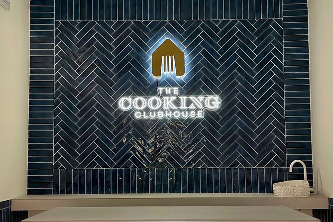 Paella Cooking Class in Madrid with Bottomless Wine Pairing - A five-course menu with Madrid favorites