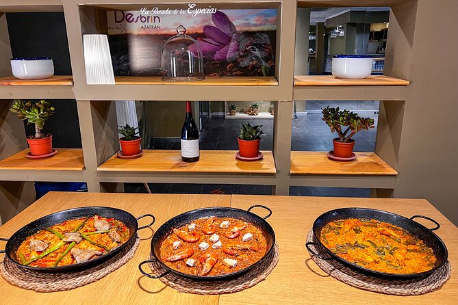Paella Cooking Class, Wine Tasting & Central Market in Valencia - Learning the order of an authentic Valencian paella