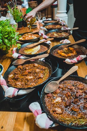 Paella Experience and Bottomless Wine in Barcelona - Who should book this paella class?
