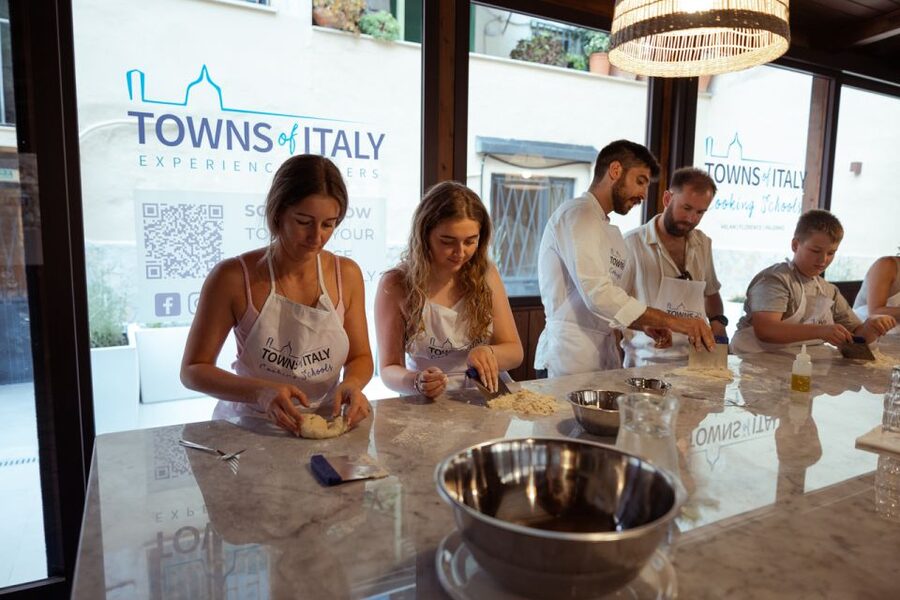 Palermo: Pizza and Gelato Cooking Class with Dinner and Wine - Chocolate gelato makes the class more than pizza