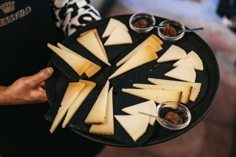 Palermo: Wine Tasting with Snacks at Bottega Monteleone - The food is more than a garnish