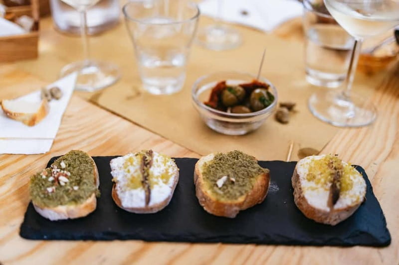 Palermo: Wine Tasting with Snacks at Bottega Monteleone - What the atmosphere is really like