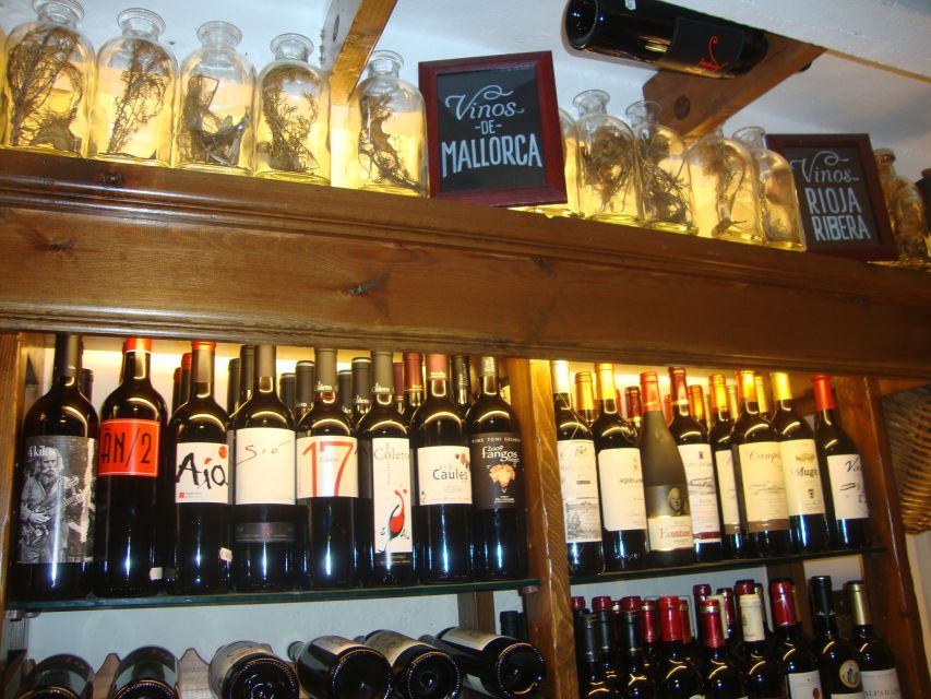 Palma Tour with Wine and Tapas Tasting - Palma’s old town sets the table