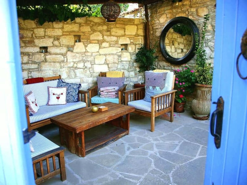 Paphos: Gourmet Cyprus Tour – Local Flavors & Wine - Laneia: a pretty first walk before the tasting begins