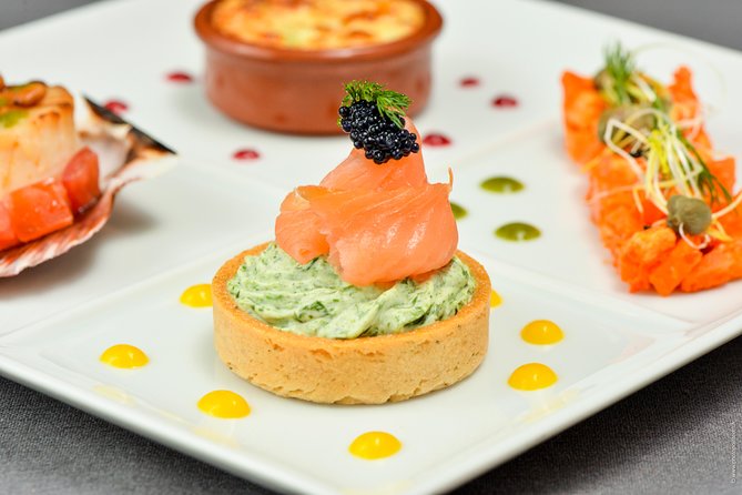 Paris 3-Courses Gourmet Dinner Seine River Cruise with Champagne - What dinner is really like