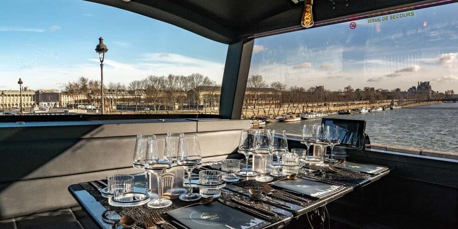 Paris: Bus Toqué Tour with 5-Course Dinner and Champagne - Is $143 a fair price?