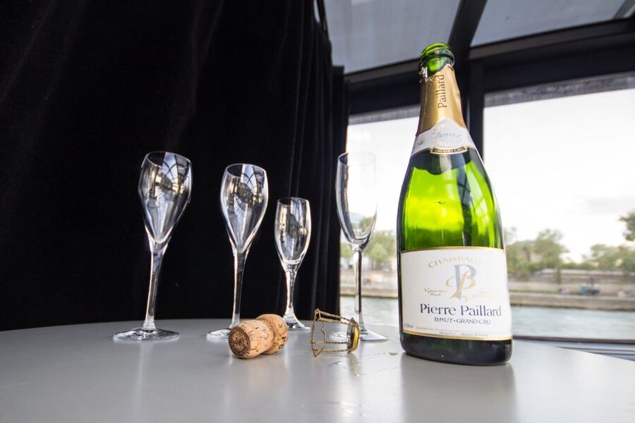 Paris: Champagne Tasting Cruise Departure from Eiffel Tower - The Seine sights you will pass