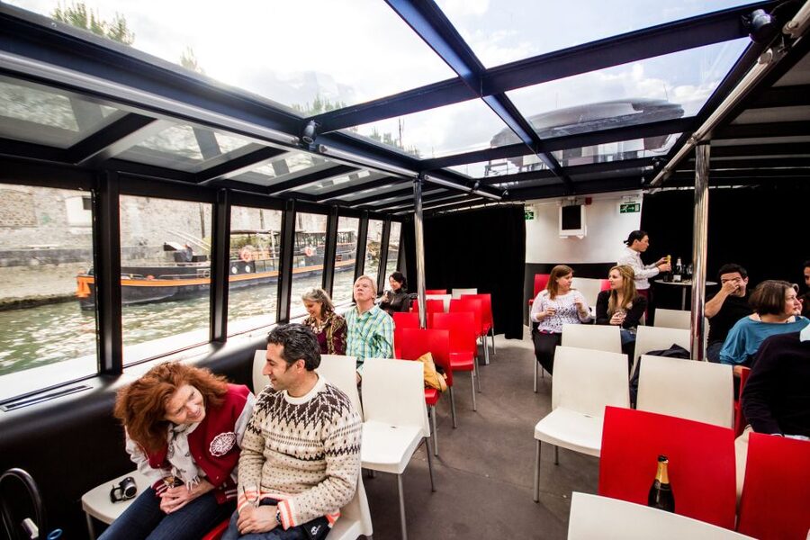 Paris: Champagne Tasting Cruise Departure from Eiffel Tower - Is one hour enough?