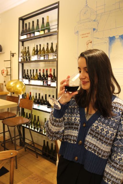 Paris: French Wine and Cheese Guided Tasting - Two White Wines and Two Red Wines