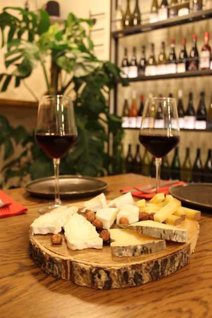 Paris: French Wine and Cheese Guided Tasting - Looking, Smelling, Then Tasting