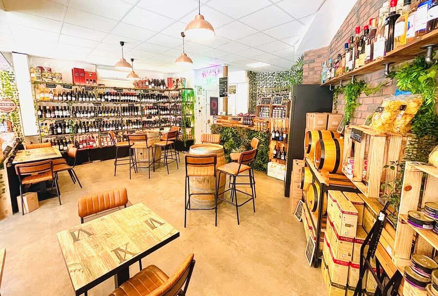 Paris: French wine tasting with cheeses and charcuterie - Who will get the most from this tasting