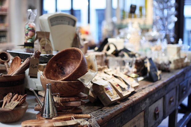 Paris Le Marais District Original Food and Wine Tasting Tour - Rue des Rosiers and the food of old Paris communities