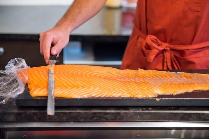 Paris Le Marais District Original Food and Wine Tasting Tour - Timing, meeting point, and practical planning