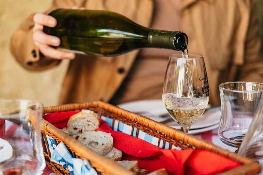 Paris: Loire Valley Chambord Castle, Wine Tasting & Lunch - Should you book this Loire Valley tour?