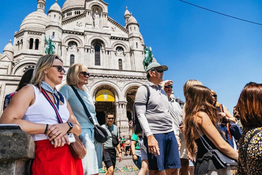 Paris: Montmartre Cheese, Wine & Pastry Guided Walking Tour - From Place du Tertre to Sacré Coeur
