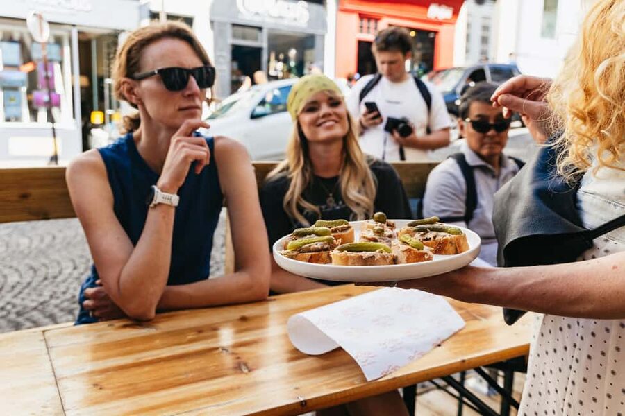 Paris: Montmartre Cheese, Wine & Pastry Guided Walking Tour - What the guide adds to the food