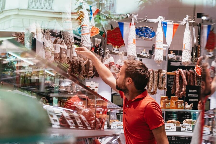 Paris: Montmartre Food and Wine Guided Tour - Sacré-Cœur and the Paris view add the visual payoff