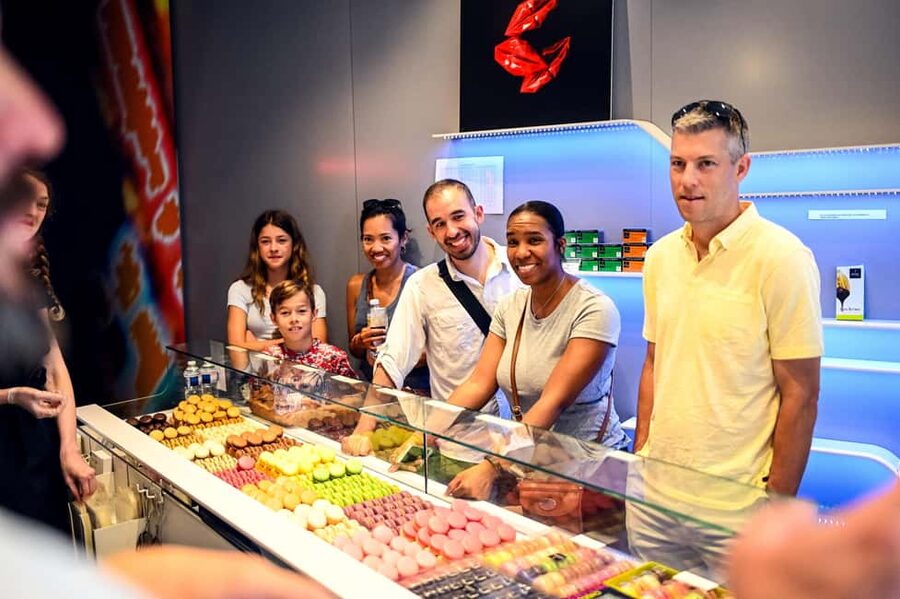 Paris: Montmartre Food Tour with 10 Local Tastings & Wines - Why this food walk works in Montmartre