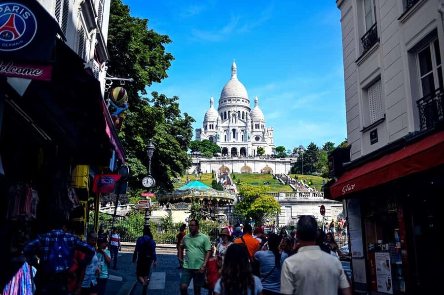 Paris: Montmartre Food Tour with 10 Local Tastings & Wines - Macarons, chocolate, and the first sweet tastes