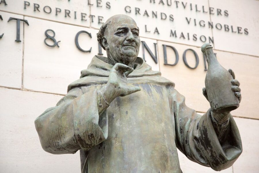 Paris: Private Day Trip to Champagne with 8 Tastings & Lunch - Why this Champagne day trip earns a full day