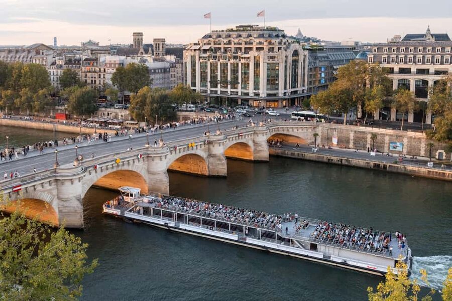 Paris : Scenic Cruise on the Seine River with Champagne - Pont des Arts and the pleasure of the bridges
