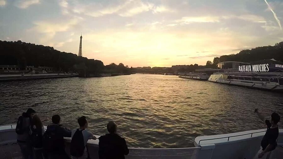 Paris : Scenic Cruise on the Seine River with Champagne - The Eiffel Tower as the grand finish