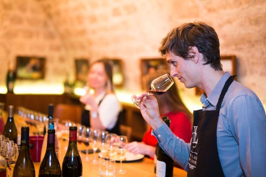 Paris: The Ultimate Wine and Cheese Tasting in English - Booking details that affect your plans