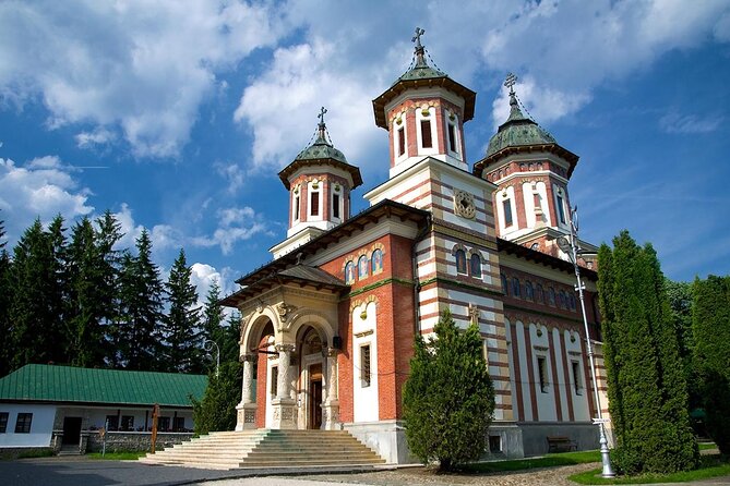 Peles & Cantacuzino Castles: Gourmet Wine & Cultural Day trip - Who should book this castle day