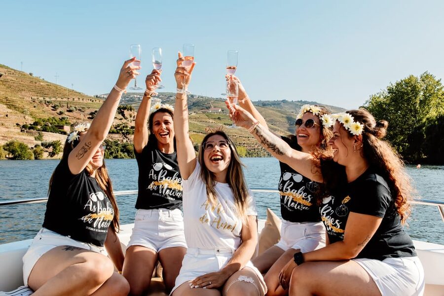 Pinhão: 1 Hour SUNSET Cruise with Sparkling Wine - Key points at a glance