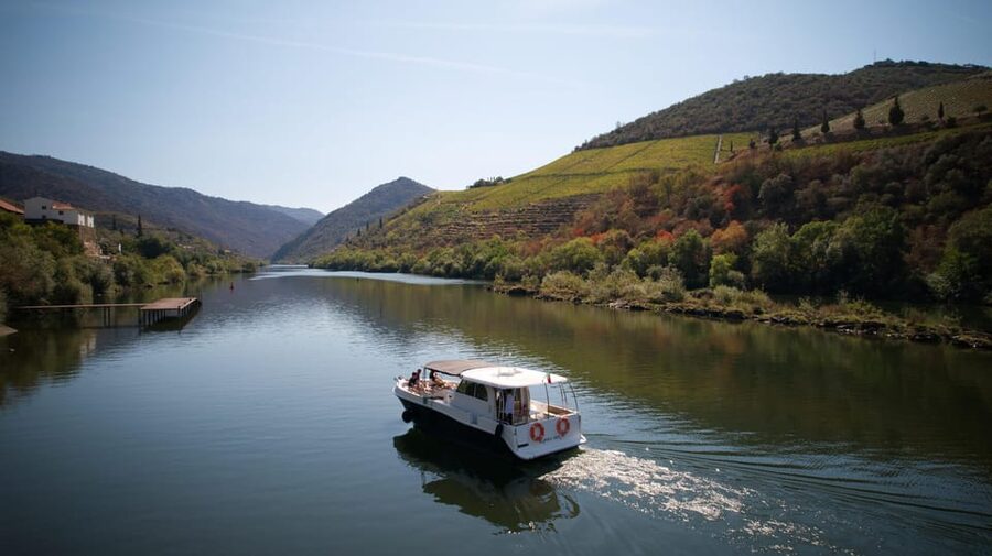 Pinhão: 1 Hour SUNSET Cruise with Sparkling Wine - Should you book the Pinhão sunset cruise?