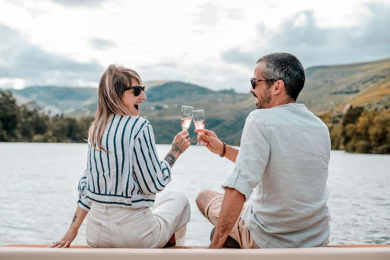 Pinhão: Douro River Solar Boat Tour with Wine Tasting - When to go and what to bring