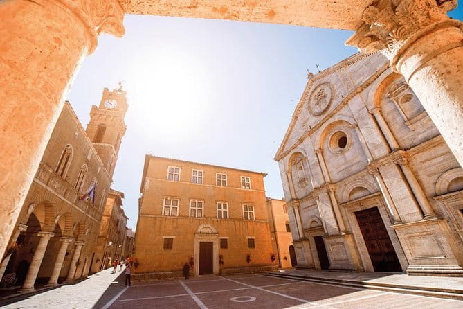 Pisa, Siena and San Gimignano Day Trip with Lunch & Wine Pairing - San Gimignano is compact, photogenic, and easy to explore