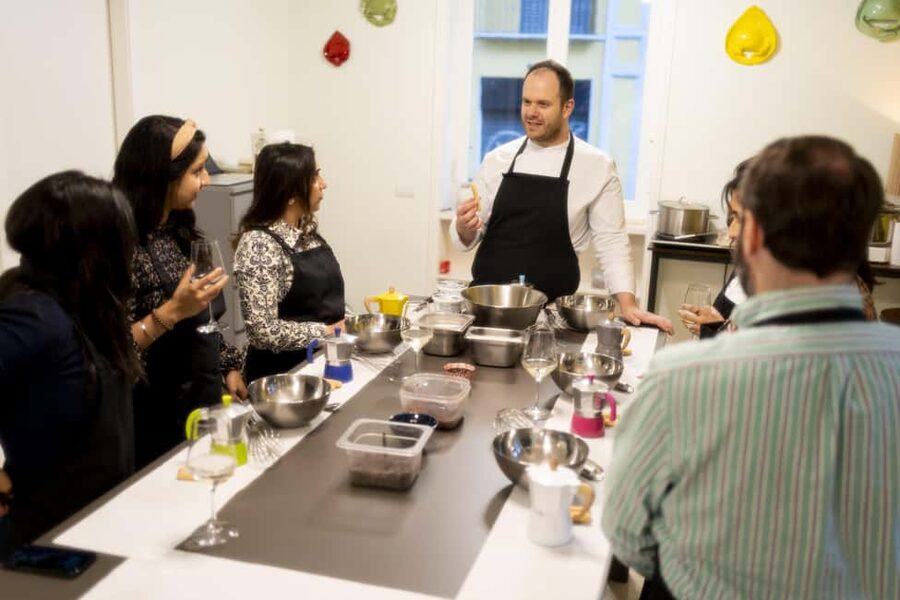 Pizza and Tiramisu Cooking Class with Wine in Milan - Why this Milan cooking class works so well