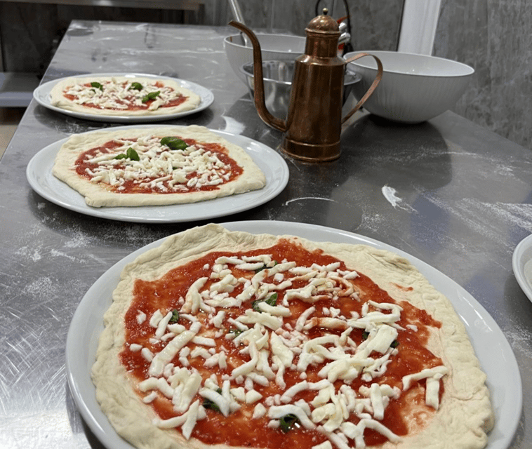 Pizza-Making Workshop by night with glass of wine - Who will enjoy this class most