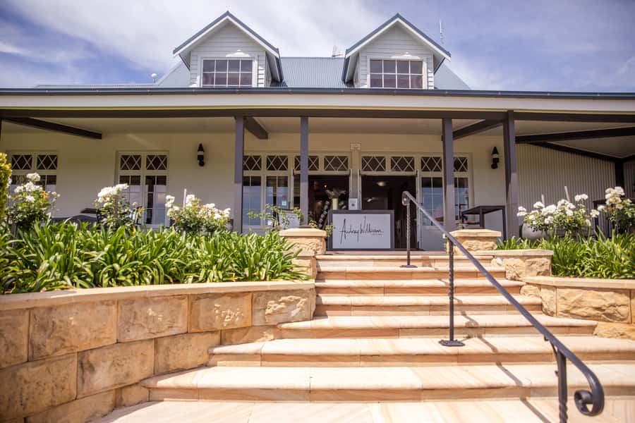 Pokolbin: Picnic & Wine Tasting at Audrey Wilkinson Vineyard - Choosing your wine and collecting the picnic hamper