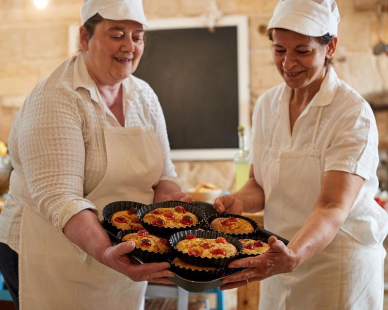 Polignano a Mare: Street Food Tour with Tastings and Wine - The first hour: old lanes, terraces, and film locations