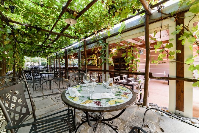 Pompeii Vineyard Escape: Private Wine Tasting & Lunch - What the wine tasting feels like