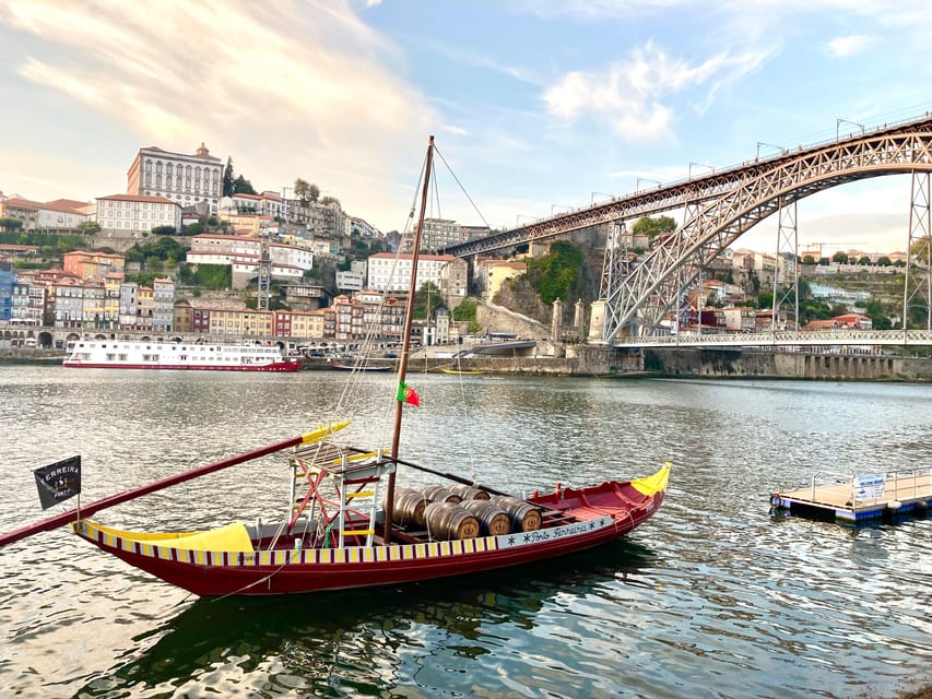 Port wine & wine walking tour with culture - max 8 pax - Down to Ribeira and the Douro glass