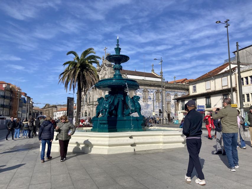 Port wine & wine walking tour with culture - max 8 pax - Starting near Trindade church