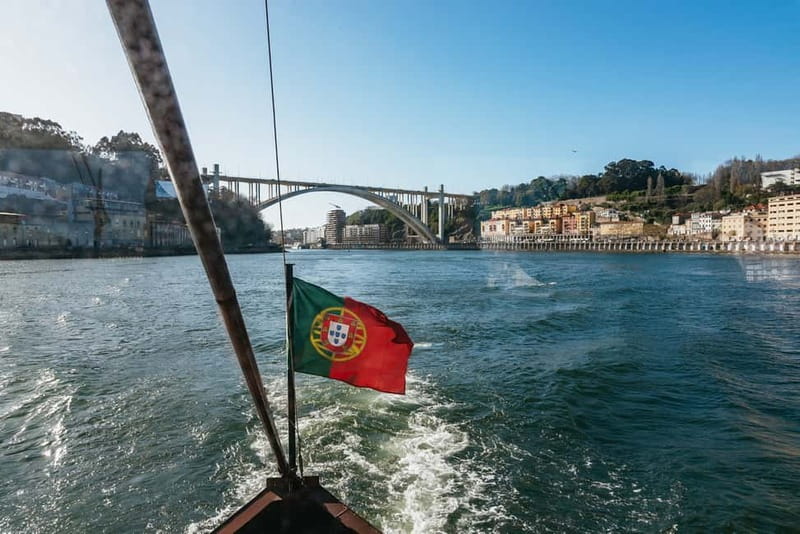 Porto: Bridges Cruise & Sunset & Port Wine Cellar Option - Seating, weather, and comfort on board