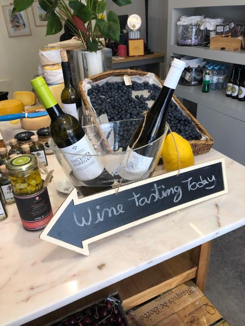 Porto: Cheese and Port Wine Tasting in a Unique Place - A compact 90-minute schedule
