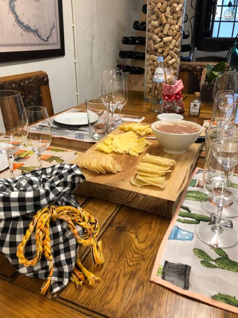 Porto: Cheese and Port Wine Tasting in a Unique Place - Who will get the most from it