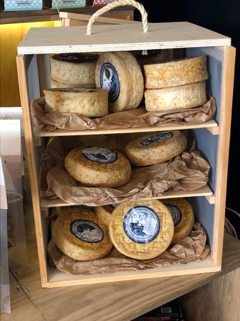 Porto: Cheese and Port Wine Tasting in a Unique Place - What the $29 price really covers