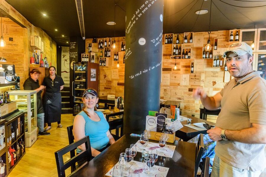 Porto: Delicious Food and Wine Walking Tour - Small cafés and old-style taverns