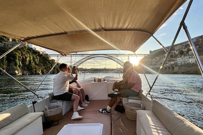 Porto: Douro River Boat Cruise with Port Wine and Snacks - Key points at a glance