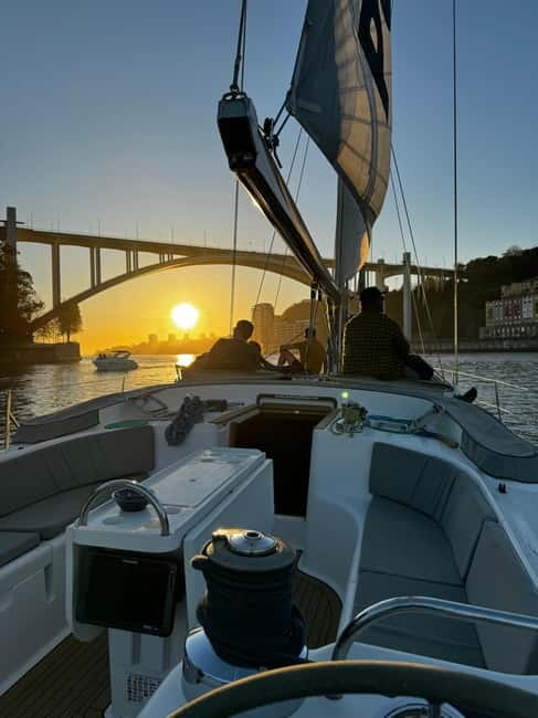 Porto: Douro River Boat Tour with Wine Tasting - Palácio de Cristal and the Porto waterfront