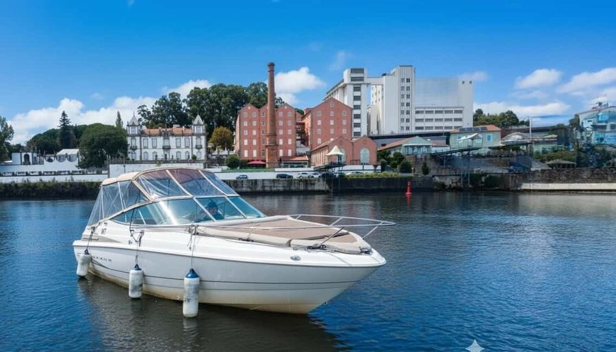 Porto: Douro River Cruise & Boat Tour with Port Wine Tasting - Key points at a glance