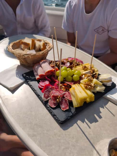 Porto: Douro River Cruise & Boat Tour with Port Wine Tasting - The six bridges and Porto’s riverfront
